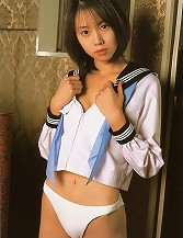 Emi Hasegawa adorable Japanese model in some very hot pictures